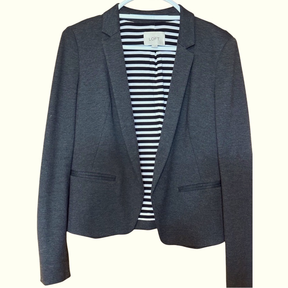 LOFT BLAZER SIZE 4 gray with blue denim undertone